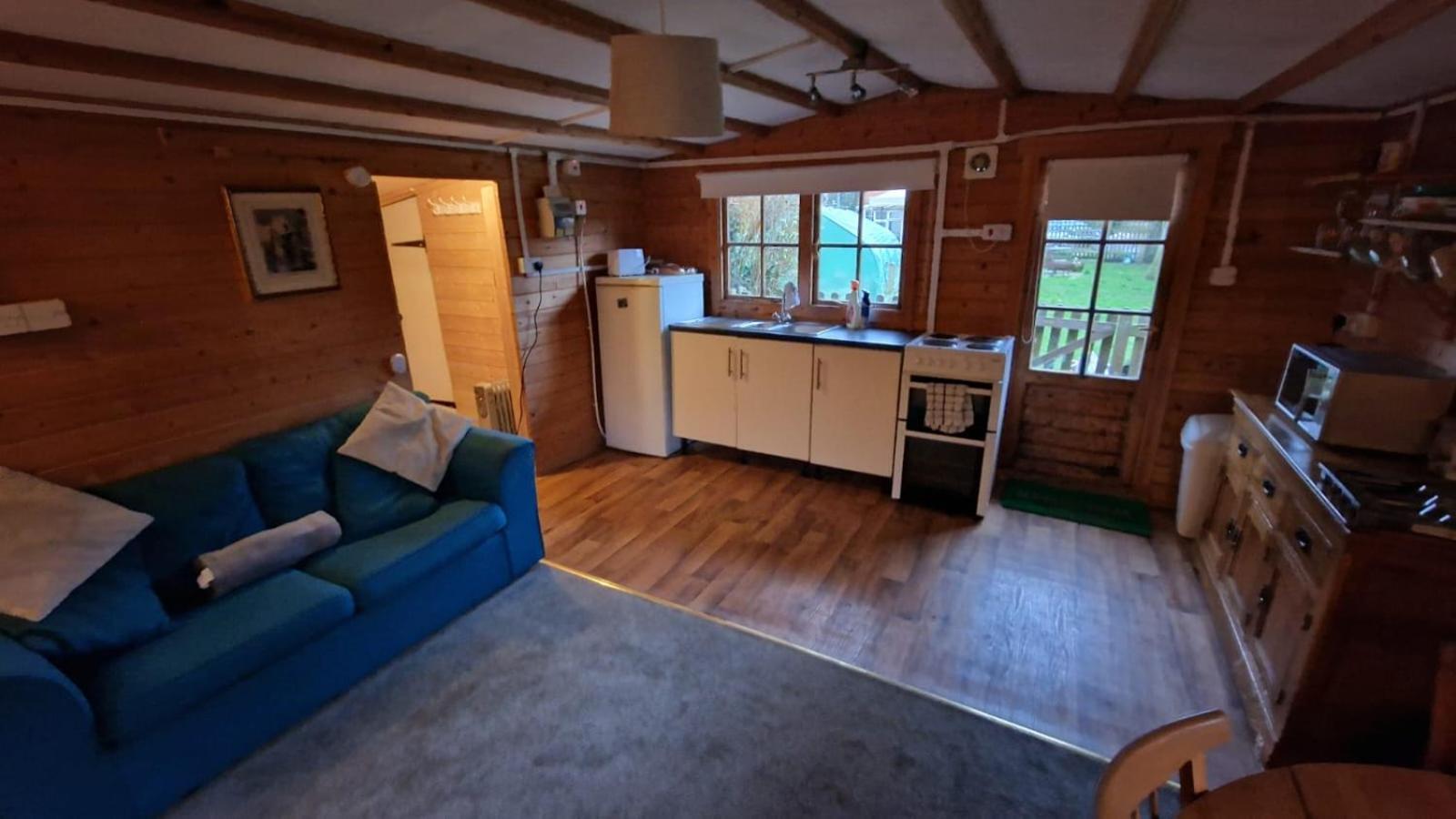 The Cabin - A Very Quiet Location Pewsey Exterior photo